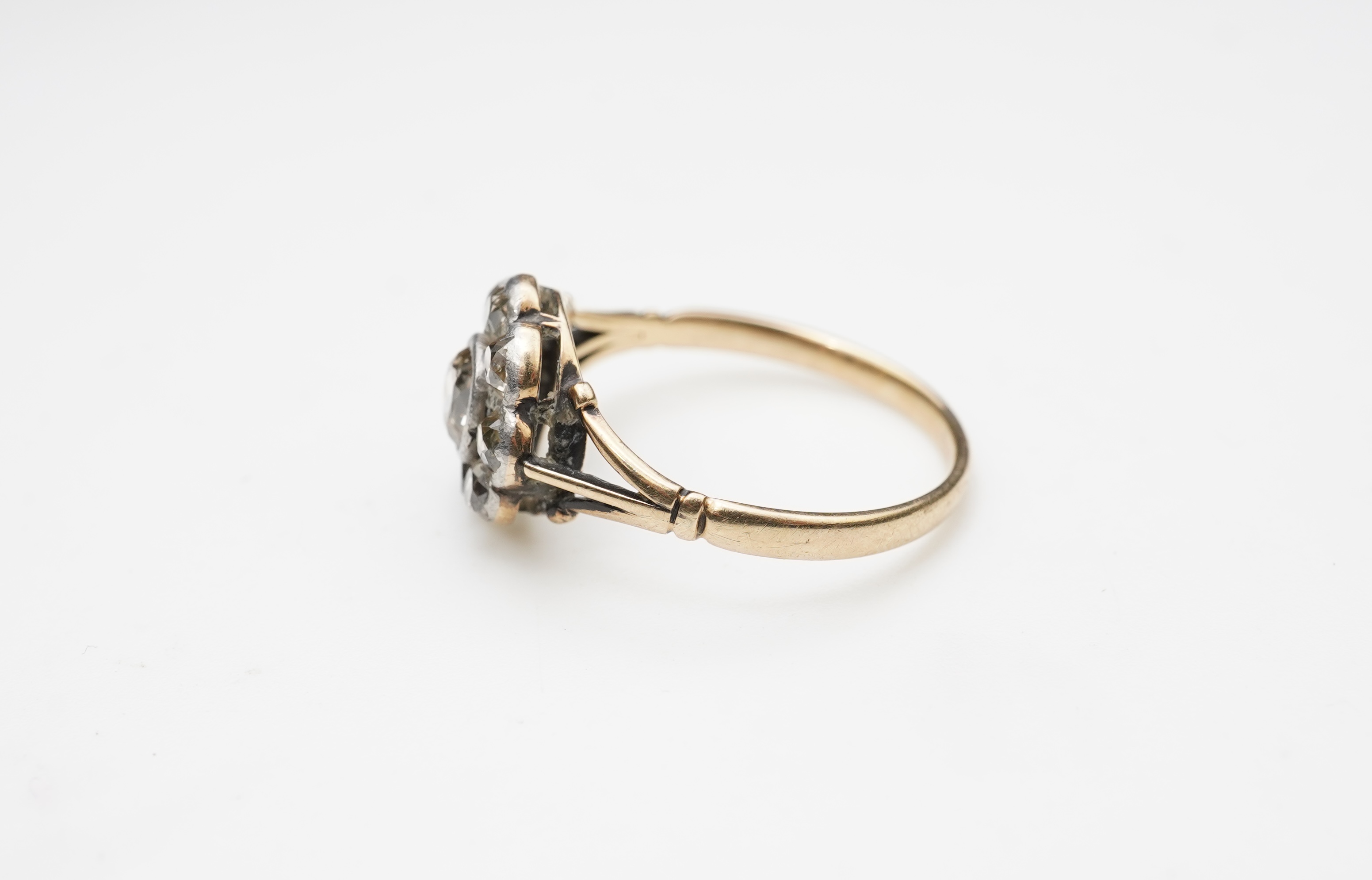 A diamond cluster ring, early 20th century